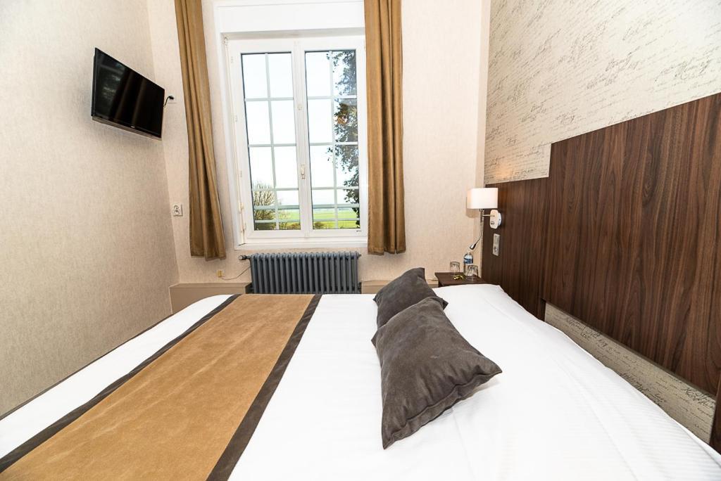 Logis - Hotel Restaurant La Sapiniere Wisques Luaran gambar