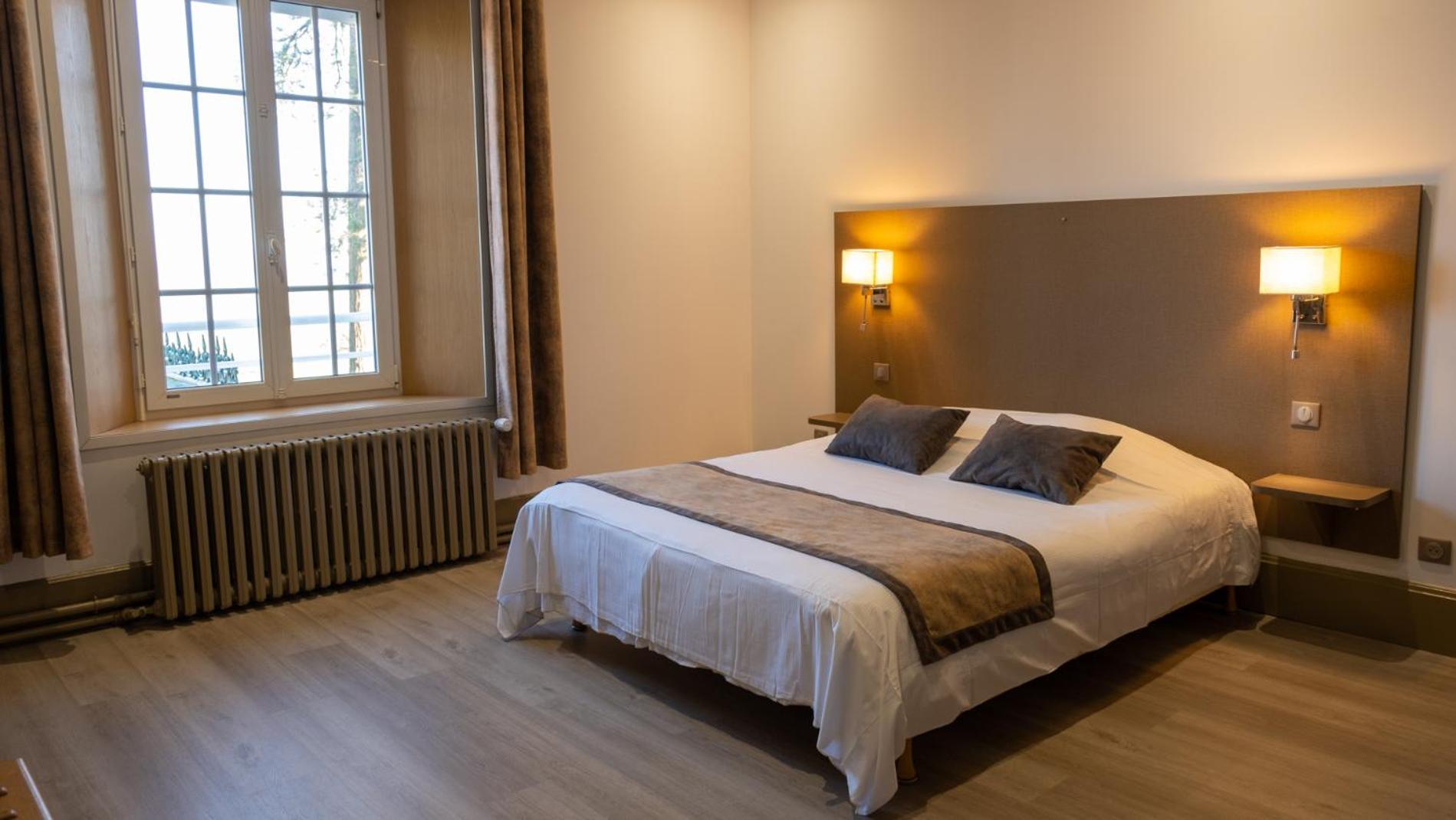 Logis - Hotel Restaurant La Sapiniere Wisques Luaran gambar